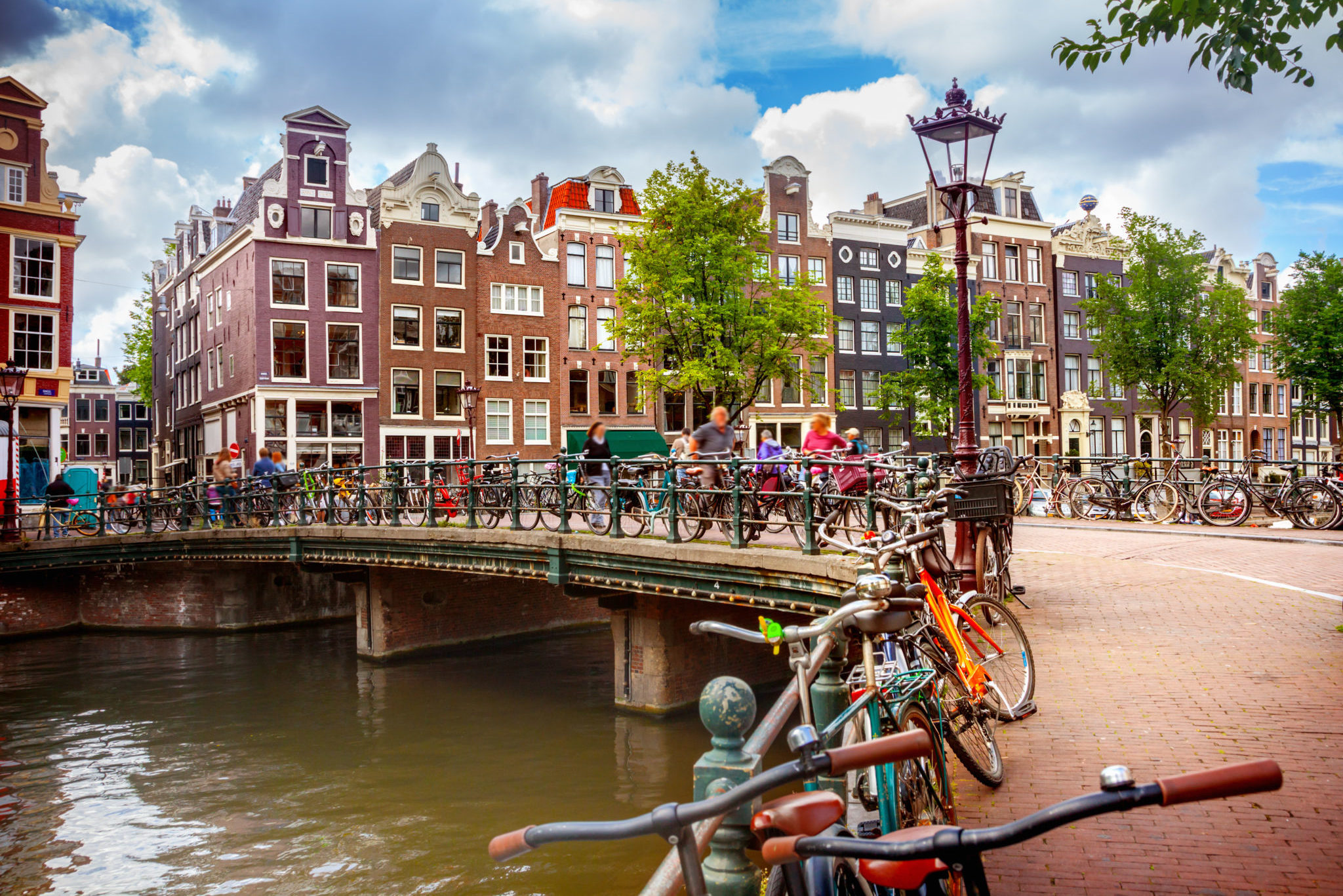 Kamerverhuur in Amsterdam: check of een vergunning nodig is